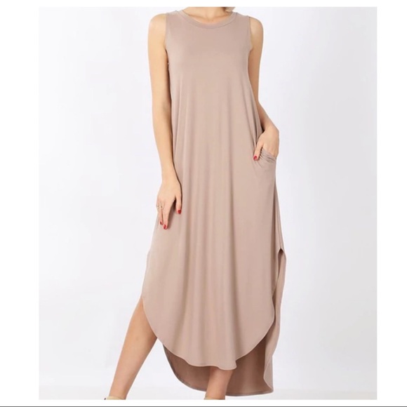 Jane Sleeveless Maxi Dress with pockets and side slits - Picture 3 of 4